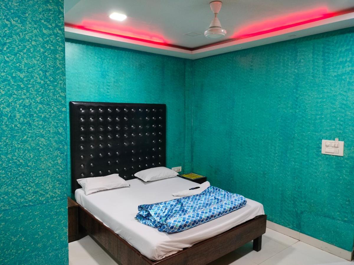 Spring Resort & Lodging 뭄바이 외부 사진