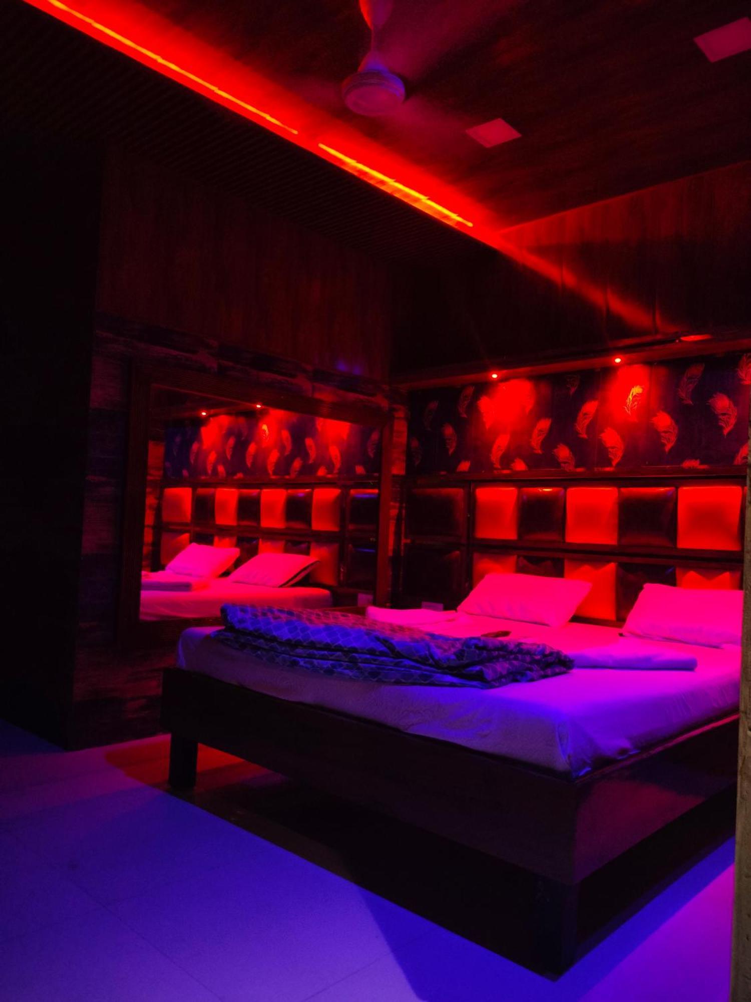 Spring Resort & Lodging 뭄바이 외부 사진