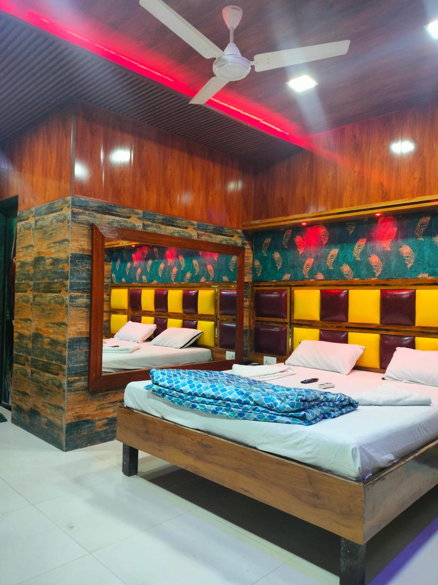 Spring Resort & Lodging 뭄바이 외부 사진